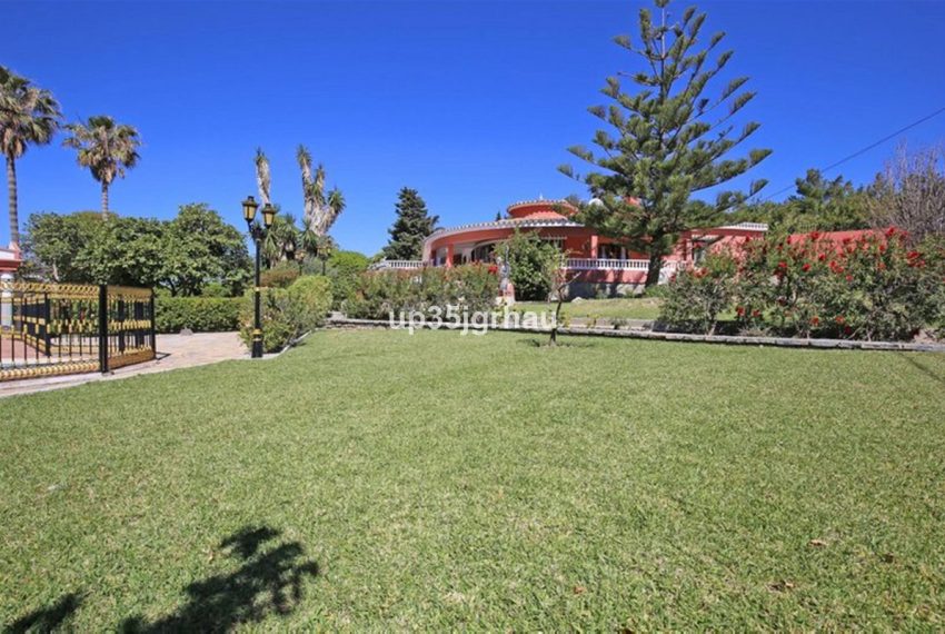 R5159659-Villa-For-Sale-Estepona-Detached-8-Beds-595-Built-10