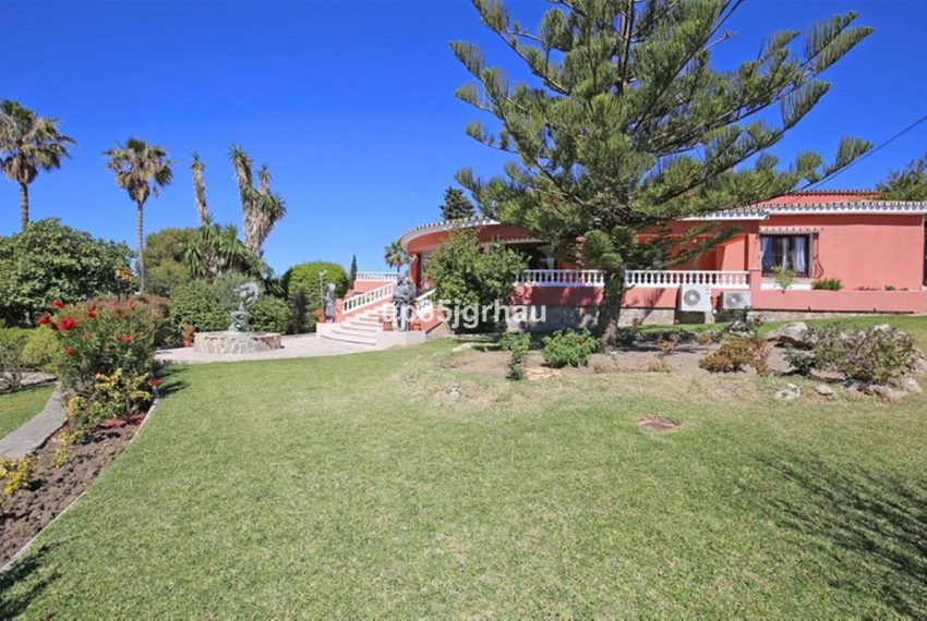 R5159659-Villa-For-Sale-Estepona-Detached-8-Beds-595-Built-11