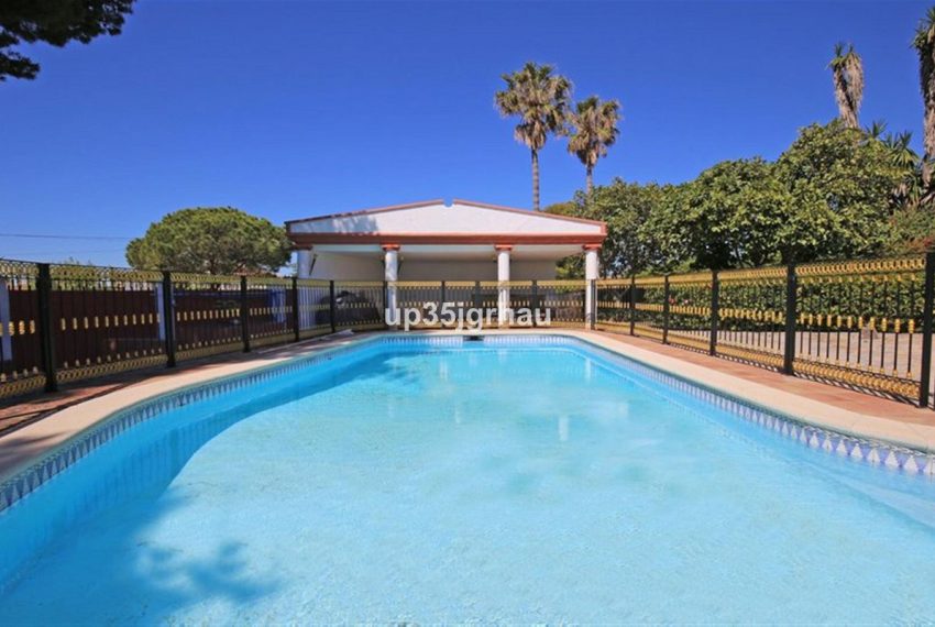 R5159659-Villa-For-Sale-Estepona-Detached-8-Beds-595-Built-13