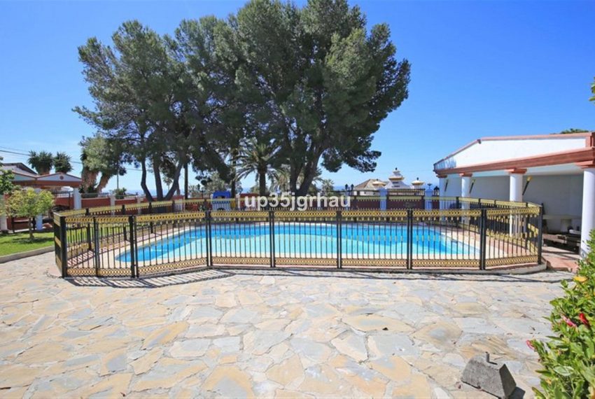 R5159659-Villa-For-Sale-Estepona-Detached-8-Beds-595-Built-14