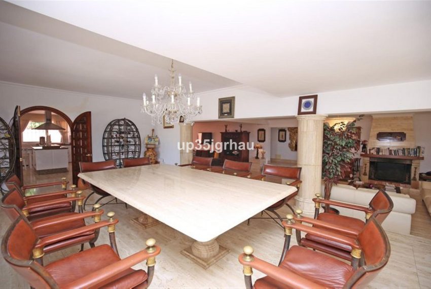 R5159659-Villa-For-Sale-Estepona-Detached-8-Beds-595-Built-19