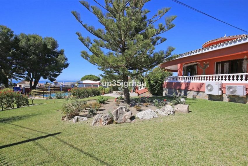 R5159659-Villa-For-Sale-Estepona-Detached-8-Beds-595-Built-5