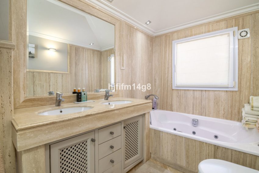 R5159743-Apartment-For-Sale-Nueva-Andalucia-Penthouse-Duplex-3-Beds-201-Built-14