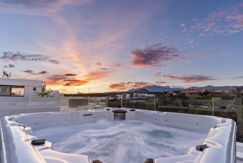 R5159770-Villa-For-Sale-Estepona-Detached-6-Beds-352-Built-12