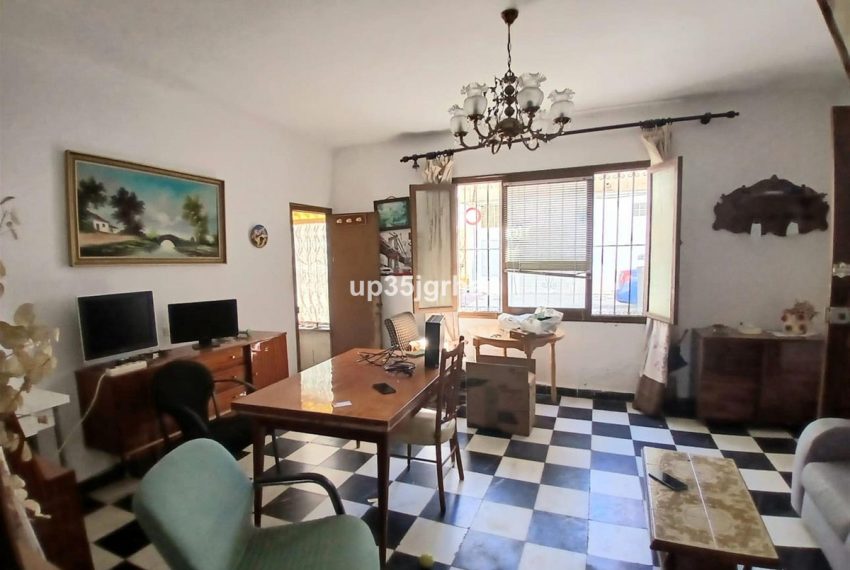 R5160196-Villa-For-Sale-Estepona-Detached-5-Beds-344-Built-7