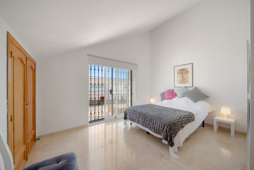 R5160301-Apartment-For-Sale-Nueva-Andalucia-Penthouse-Duplex-3-Beds-216-Built-1