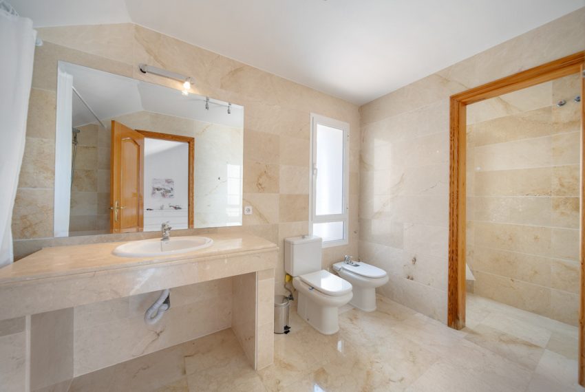 R5160301-Apartment-For-Sale-Nueva-Andalucia-Penthouse-Duplex-3-Beds-216-Built-12