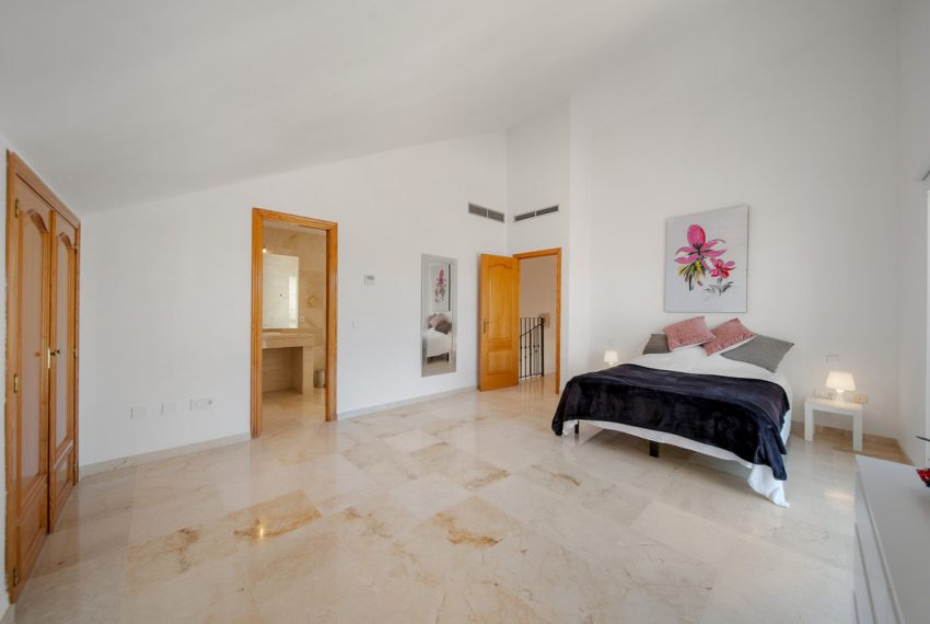R5160301-Apartment-For-Sale-Nueva-Andalucia-Penthouse-Duplex-3-Beds-216-Built-14