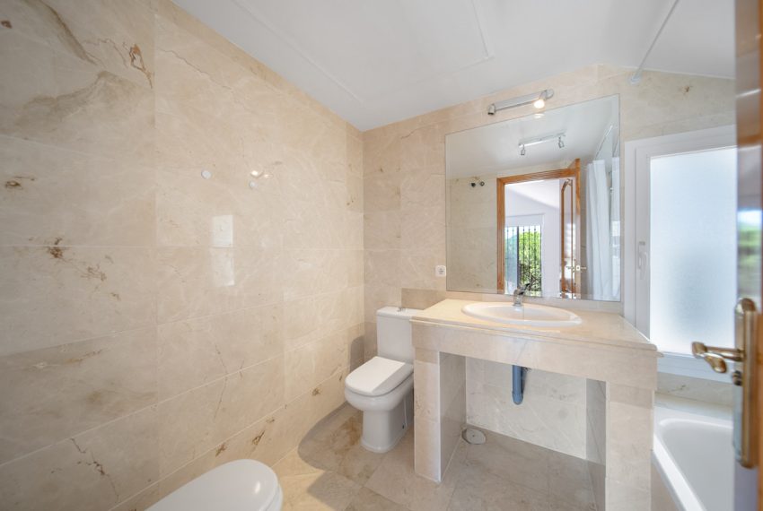 R5160301-Apartment-For-Sale-Nueva-Andalucia-Penthouse-Duplex-3-Beds-216-Built-18