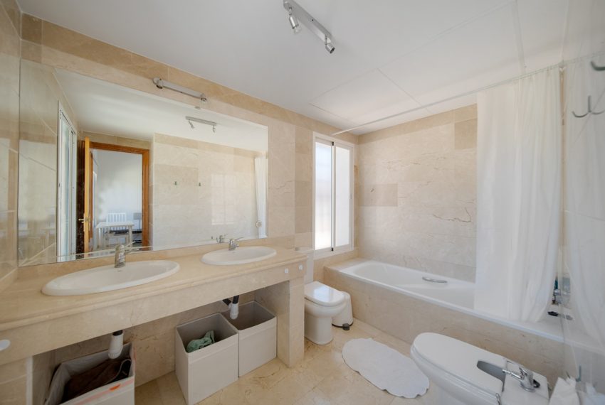 R5160301-Apartment-For-Sale-Nueva-Andalucia-Penthouse-Duplex-3-Beds-216-Built-19
