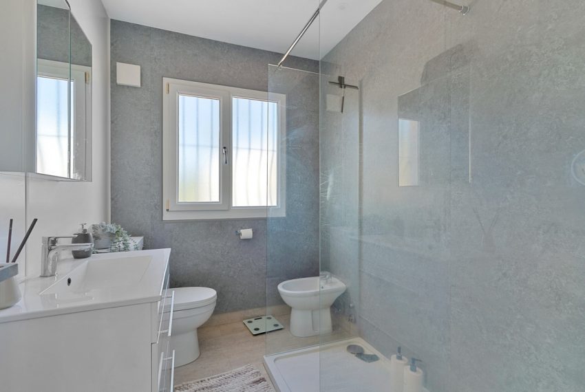 R5160304-Villa-For-Sale-Nueva-Andalucia-Detached-5-Beds-302-Built-14