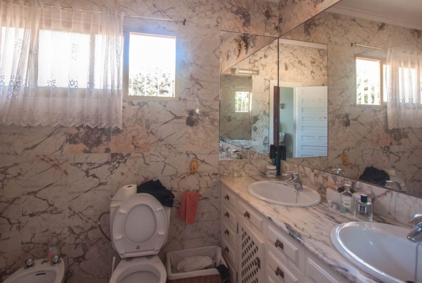 R5160958-Villa-For-Sale-Estepona-Detached-4-Beds-340-Built-13