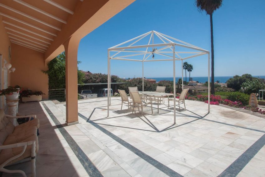 R5160958-Villa-For-Sale-Estepona-Detached-4-Beds-340-Built-2