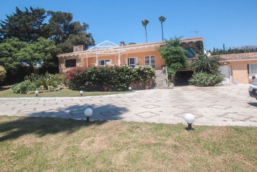 R5160958-Villa-For-Sale-Estepona-Detached-4-Beds-340-Built-3