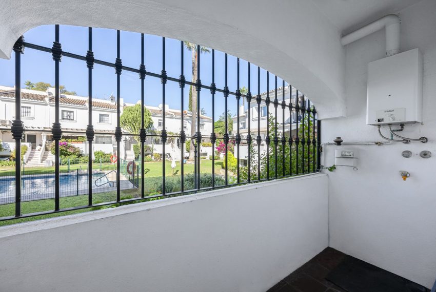 R5161273-Villa-For-Sale-Nueva-Andalucia-Semi-Detached-4-Beds-215-Built-13