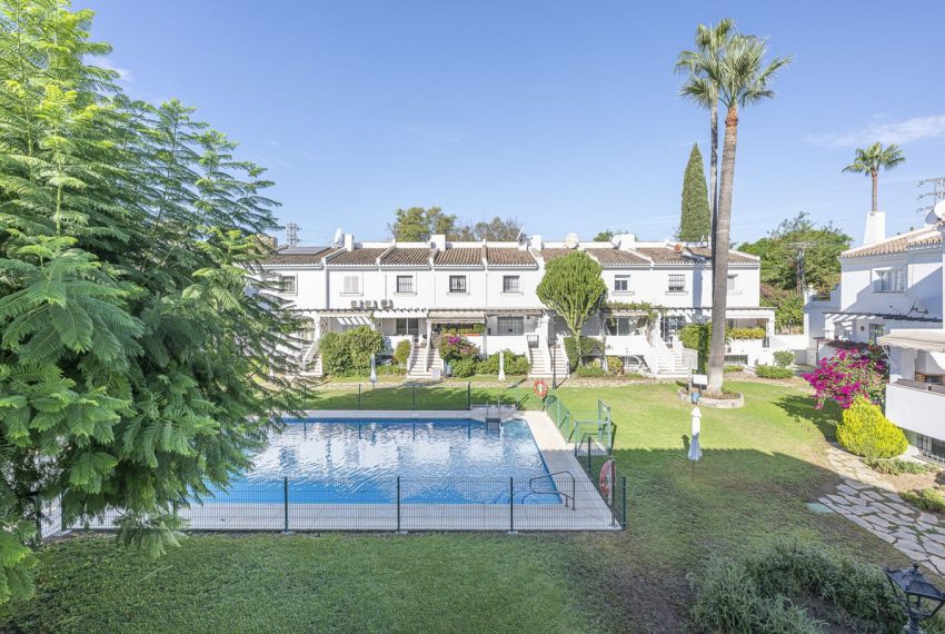 R5161273-Villa-For-Sale-Nueva-Andalucia-Semi-Detached-4-Beds-215-Built-14