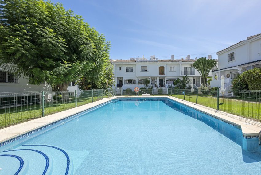 R5161273-Villa-For-Sale-Nueva-Andalucia-Semi-Detached-4-Beds-215-Built-17