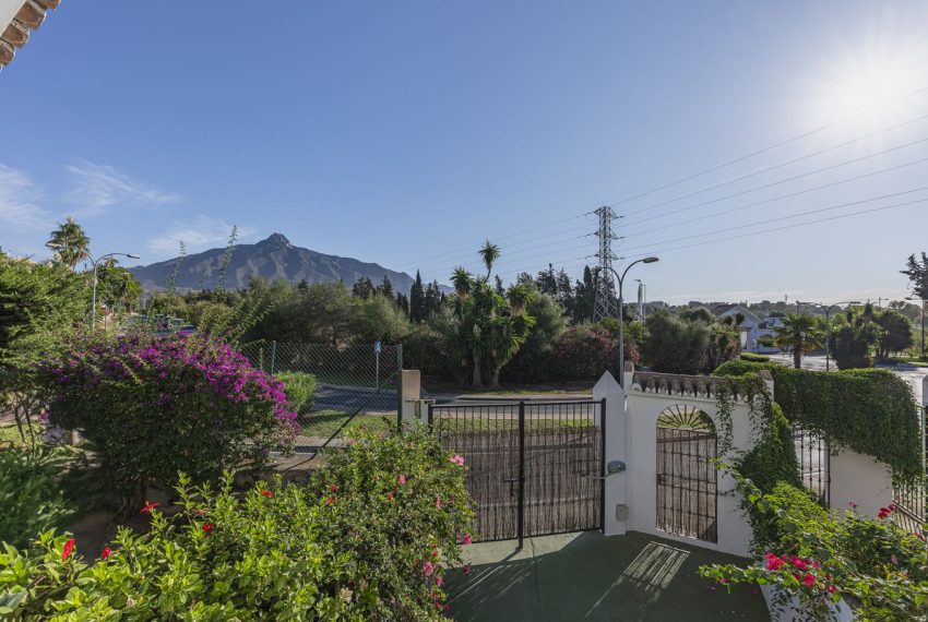 R5161273-Villa-For-Sale-Nueva-Andalucia-Semi-Detached-4-Beds-215-Built-9
