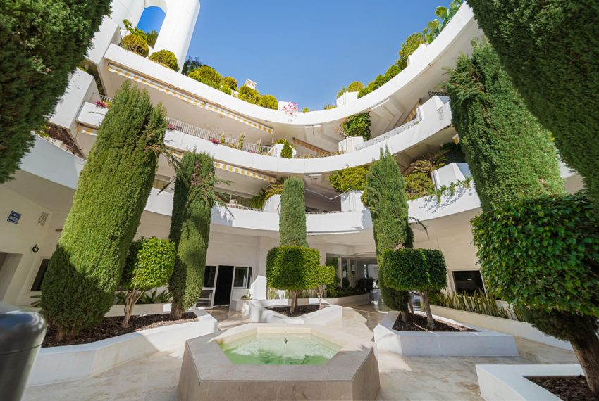 R5161483-Apartment-For-Sale-The-Golden-Mile-Middle-Floor-3-Beds-110-Built-12