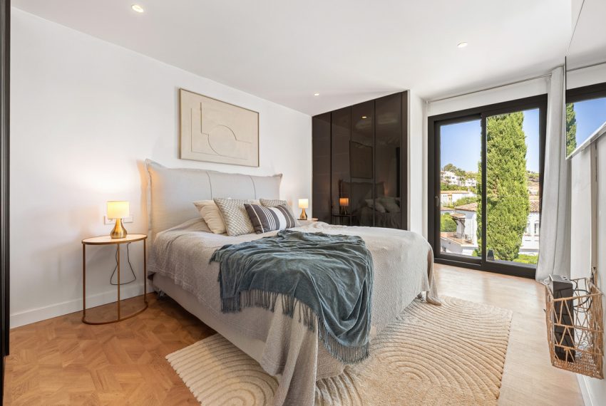 R5161495-Villa-For-Sale-Nueva-Andalucia-Detached-4-Beds-280-Built-6