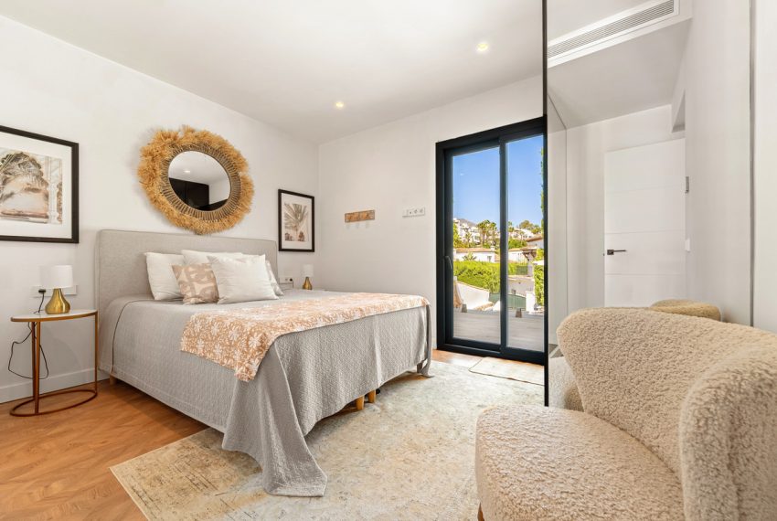 R5161495-Villa-For-Sale-Nueva-Andalucia-Detached-4-Beds-280-Built-7