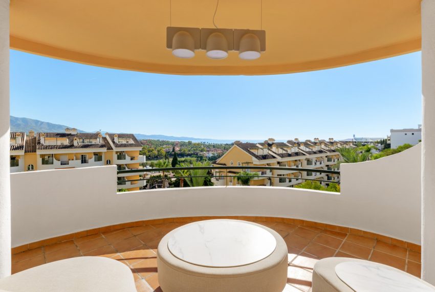 R5161573-Apartment-For-Sale-Nueva-Andalucia-Duplex-3-Beds-171-Built