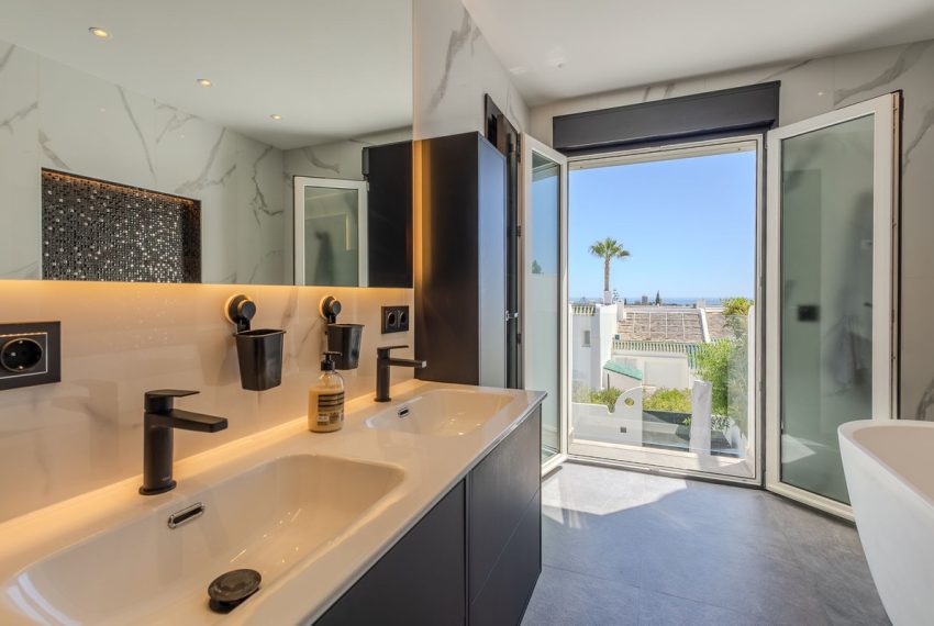 R5162116-Townhouse-For-Sale-Nueva-Andalucia-Terraced-4-Beds-202-Built-16