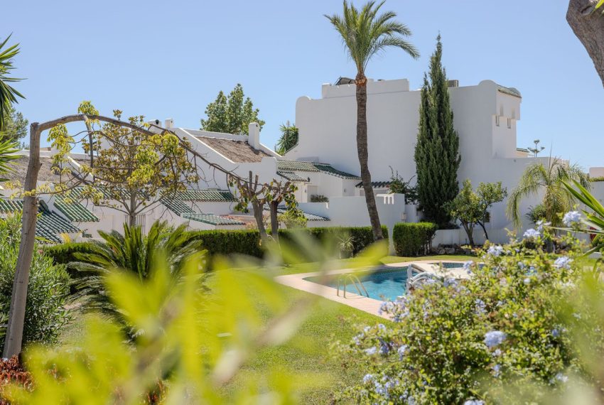 R5162116-Townhouse-For-Sale-Nueva-Andalucia-Terraced-4-Beds-202-Built-2