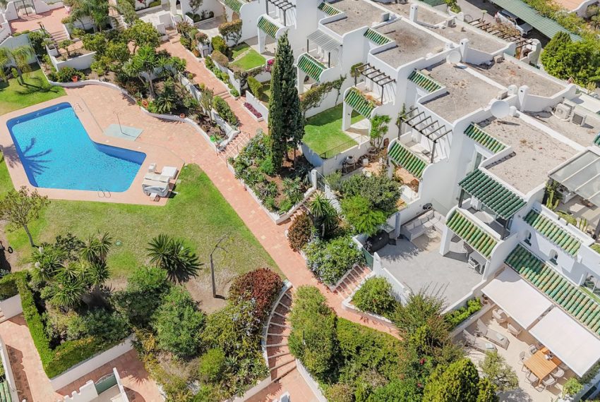 R5162116-Townhouse-For-Sale-Nueva-Andalucia-Terraced-4-Beds-202-Built