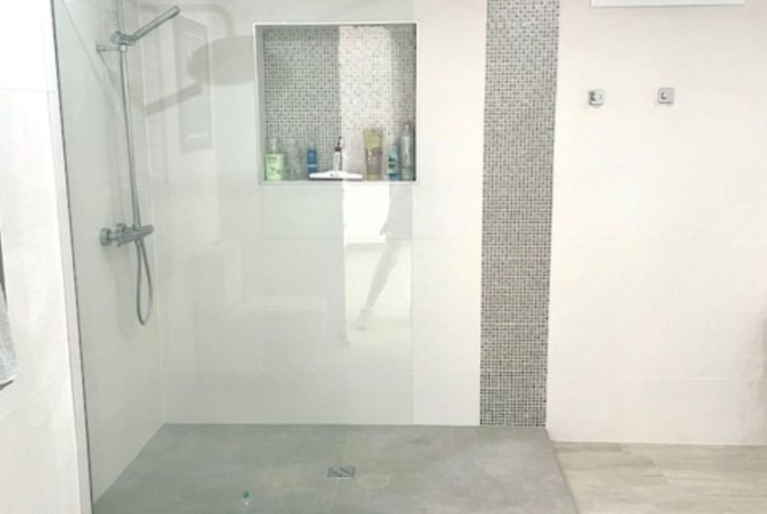 R5162131-Villa-For-Sale-Estepona-Detached-5-Beds-322-Built-6