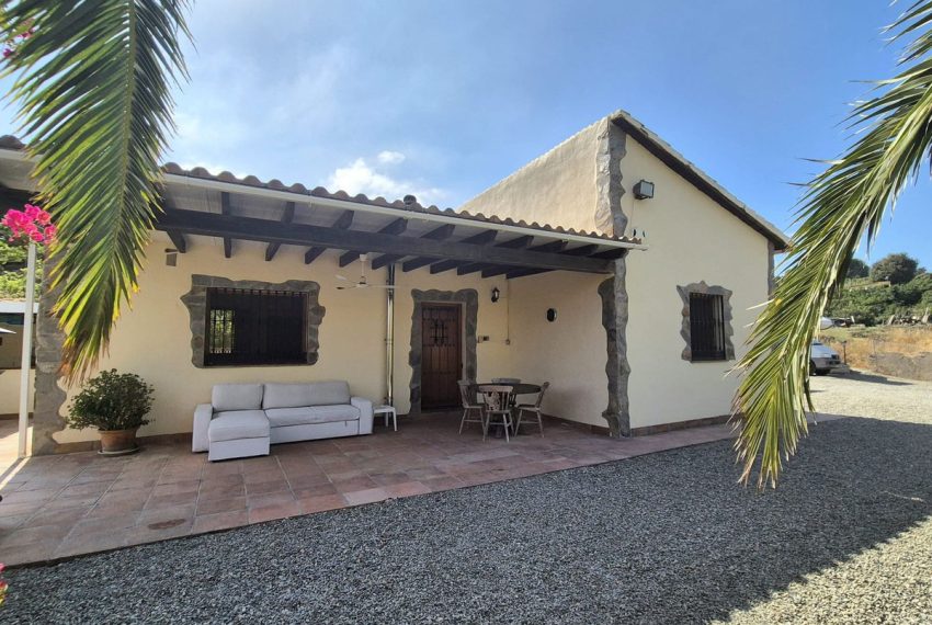 R5162245-Villa-For-Sale-Coin-Detached-2-Beds-115-Built-1