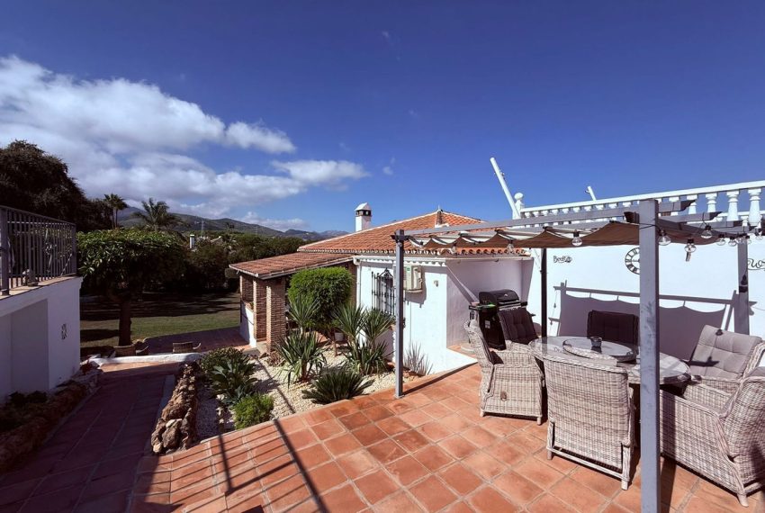 R5162377-Villa-For-Sale-Coin-Detached-7-Beds-327-Built-1