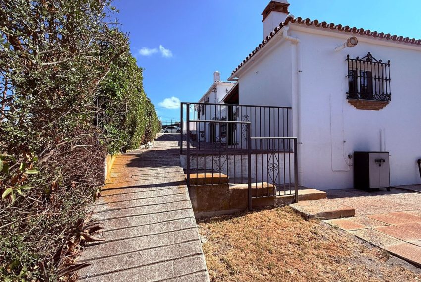 R5162377-Villa-For-Sale-Coin-Detached-7-Beds-327-Built-8