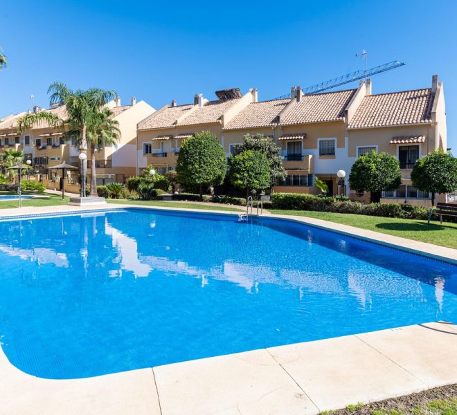 R5162419-Image 1-Terraced - 4 Beds - 210 Built