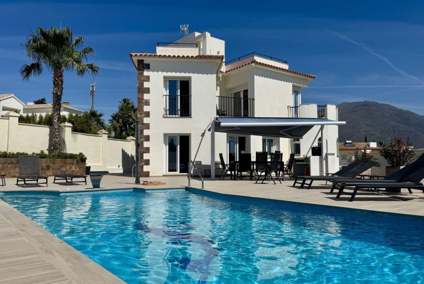 R5162527-Villa-For-Sale-Estepona-Detached-4-Beds-258-Built-1