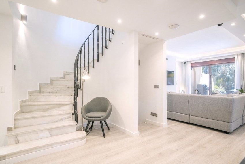 R5162563-Villa-For-Sale-The-Golden-Mile-Semi-Detached-4-Beds-263-Built-2