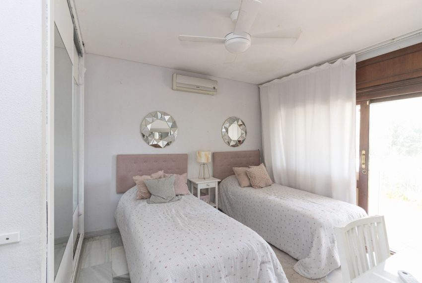 R5163466-Villa-For-Sale-El-Rosario-Detached-4-Beds-267-Built-2
