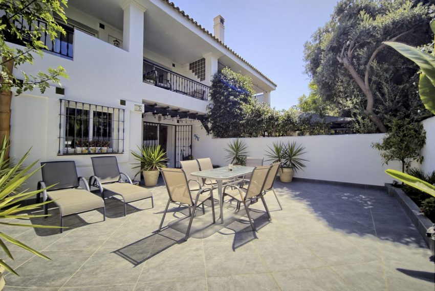 R5164900-Townhouse-For-Sale-Nueva-Andalucia-Terraced-6-Beds-200-Built-1