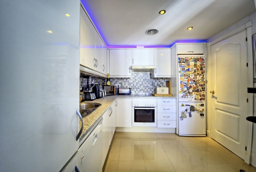 R5164900-Townhouse-For-Sale-Nueva-Andalucia-Terraced-6-Beds-200-Built-12