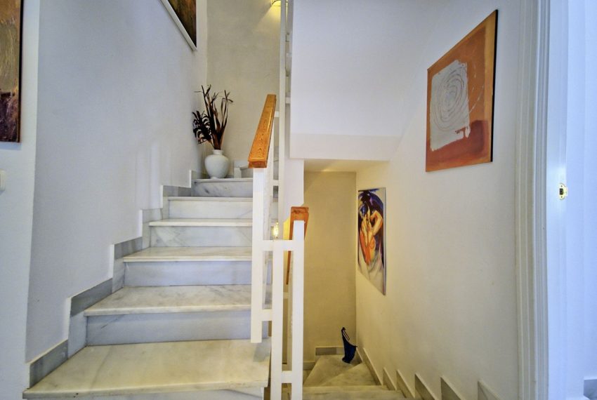 R5164900-Townhouse-For-Sale-Nueva-Andalucia-Terraced-6-Beds-200-Built-16