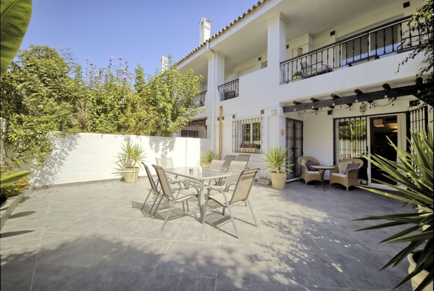 R5164900-Townhouse-For-Sale-Nueva-Andalucia-Terraced-6-Beds-200-Built-3