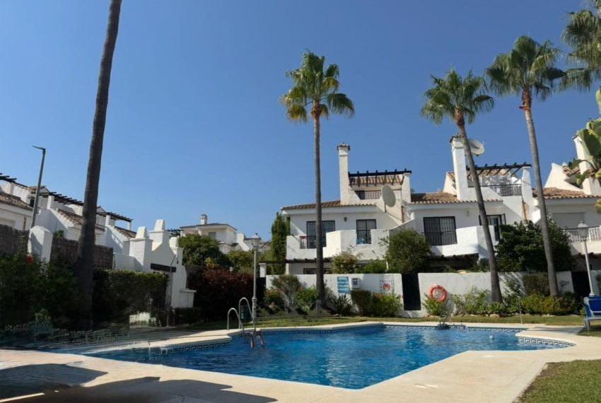 R5164900-Townhouse-For-Sale-Nueva-Andalucia-Terraced-6-Beds-200-Built-4