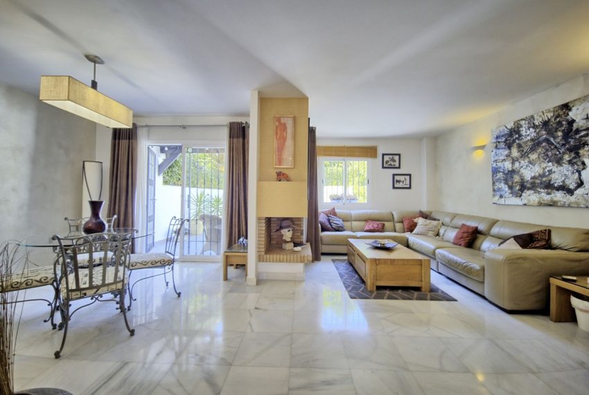 R5164900-Townhouse-For-Sale-Nueva-Andalucia-Terraced-6-Beds-200-Built-5