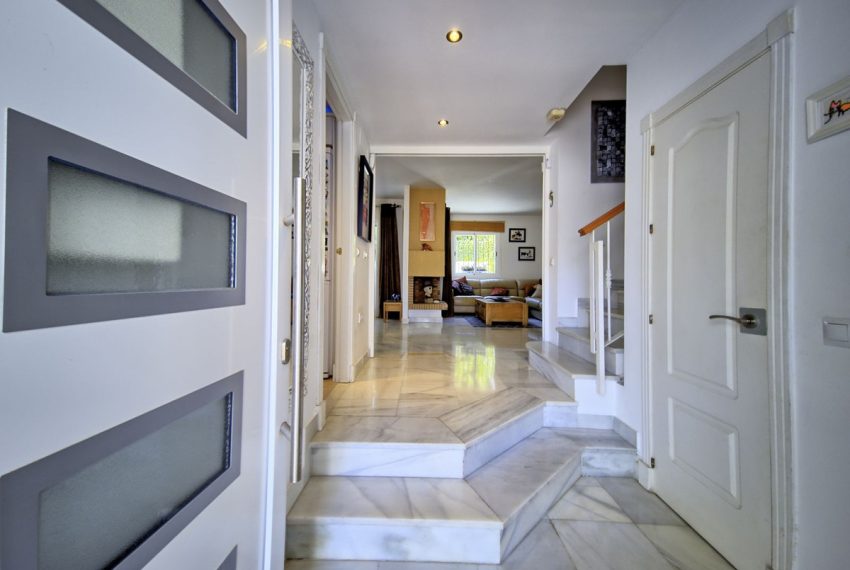R5164900-Townhouse-For-Sale-Nueva-Andalucia-Terraced-6-Beds-200-Built-9