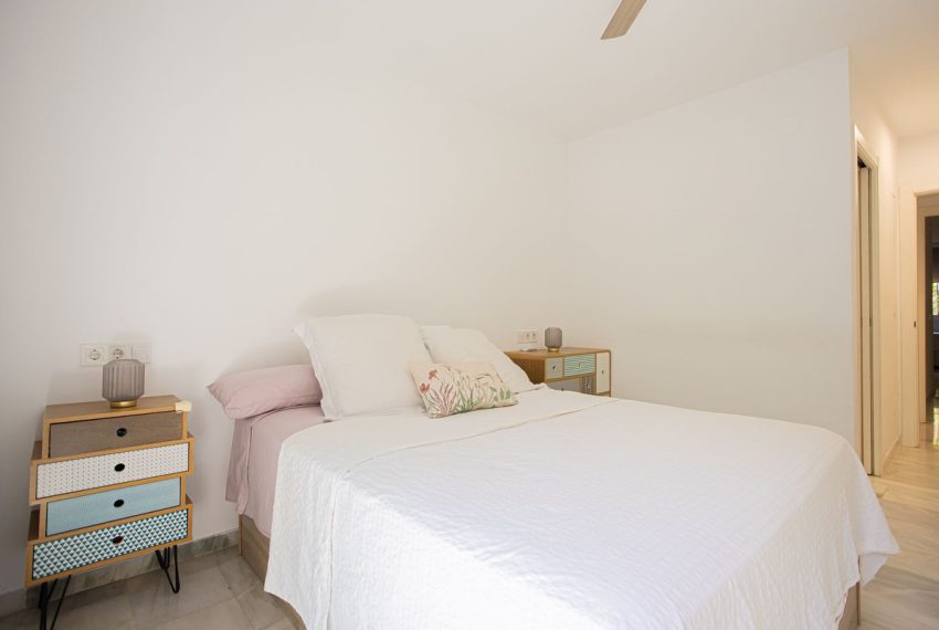 R5165953-Apartment-For-Sale-The-Golden-Mile-Ground-Floor-2-Beds-123-Built-12