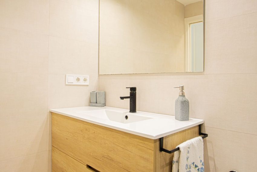 R5165953-Apartment-For-Sale-The-Golden-Mile-Ground-Floor-2-Beds-123-Built-15