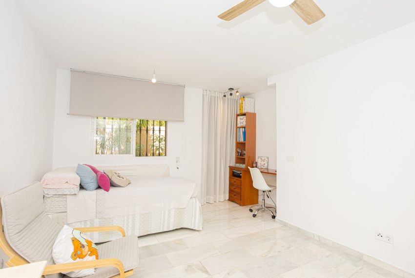 R5165953-Apartment-For-Sale-The-Golden-Mile-Ground-Floor-2-Beds-123-Built-16