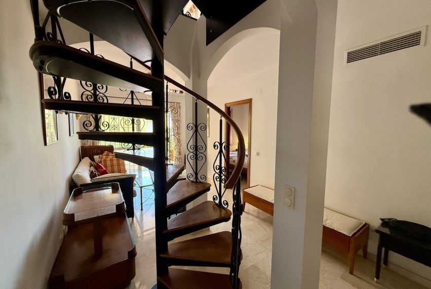 R5165974-Villa-For-Sale-Elviria-Semi-Detached-4-Beds-280-Built-15