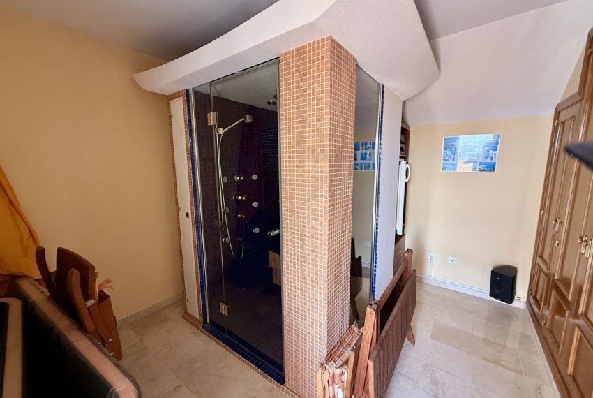 R5165974-Villa-For-Sale-Elviria-Semi-Detached-4-Beds-280-Built-3