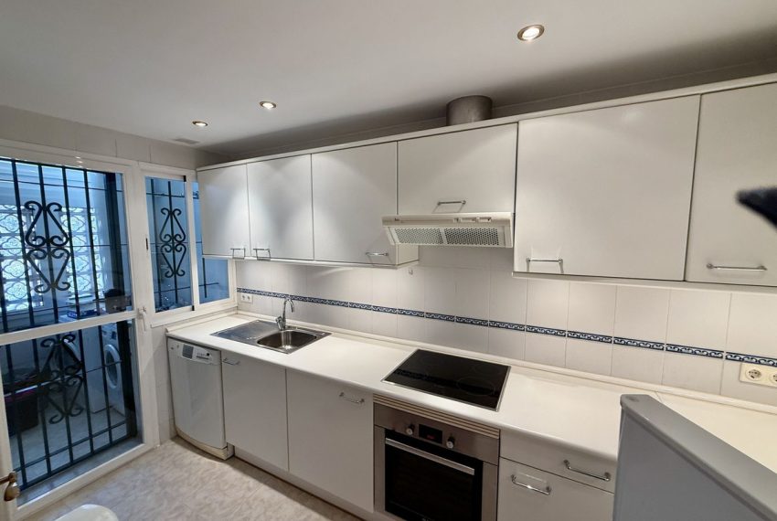 R5165974-Villa-For-Sale-Elviria-Semi-Detached-4-Beds-280-Built-6